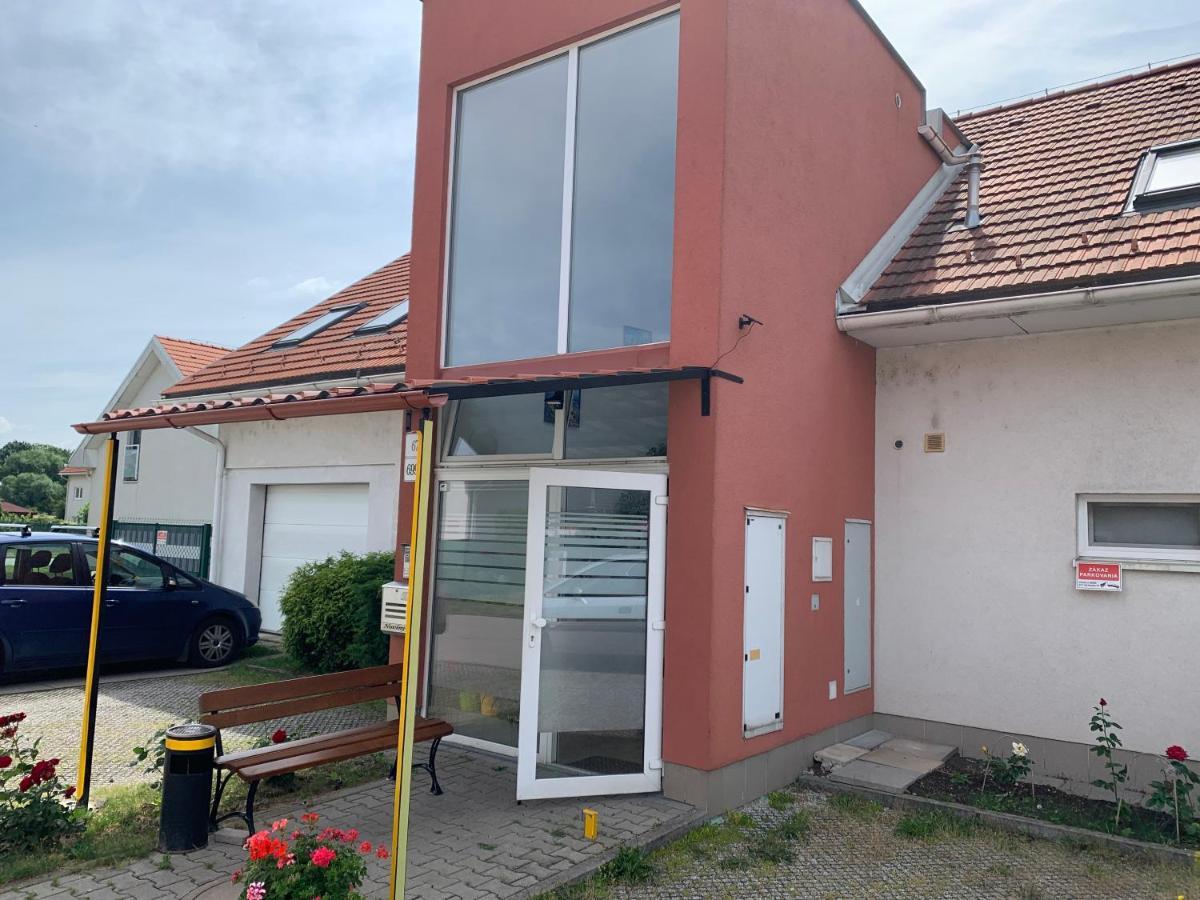 Apartment Biely Kostol Экстерьер фото